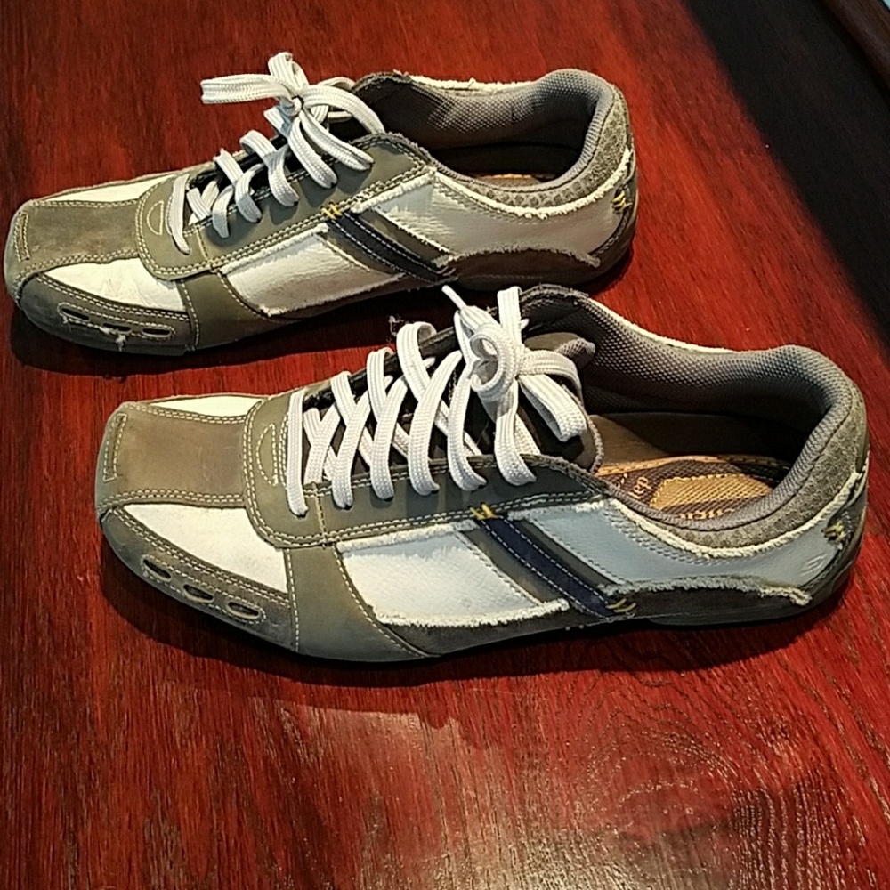 Shoes - Picture 3 of 4
